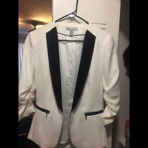 HM TUXEDO WHITE AND BLACK BLAZER
